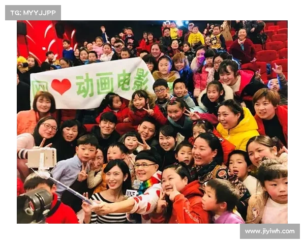 有心了!成都蓉城俱乐部赛后特别邀请阿姨参与谢场,球迷感动不已 有心了!成都蓉城俱乐部赛后特别邀请阿姨参与谢场,球迷感动不已